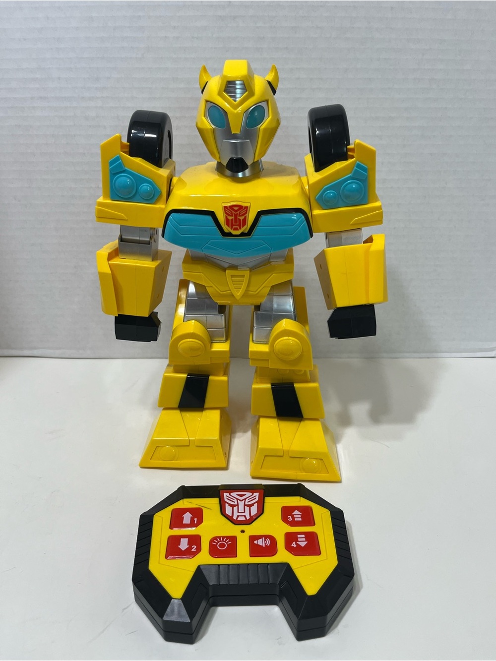 Hasbro Transformers Rescue Bots Bumblebee remote control Robot 12" Transformer